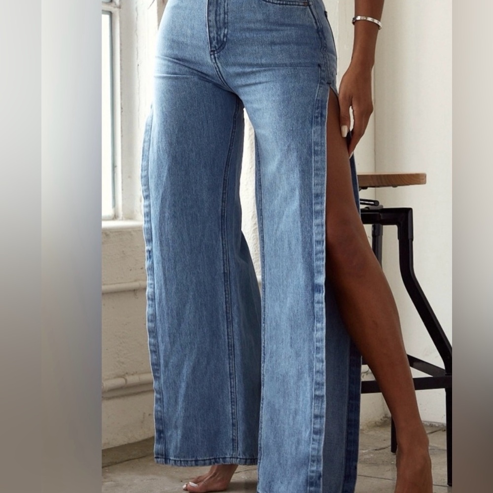 Prettylittlething Extreme Split Blue Jeans | Size 8